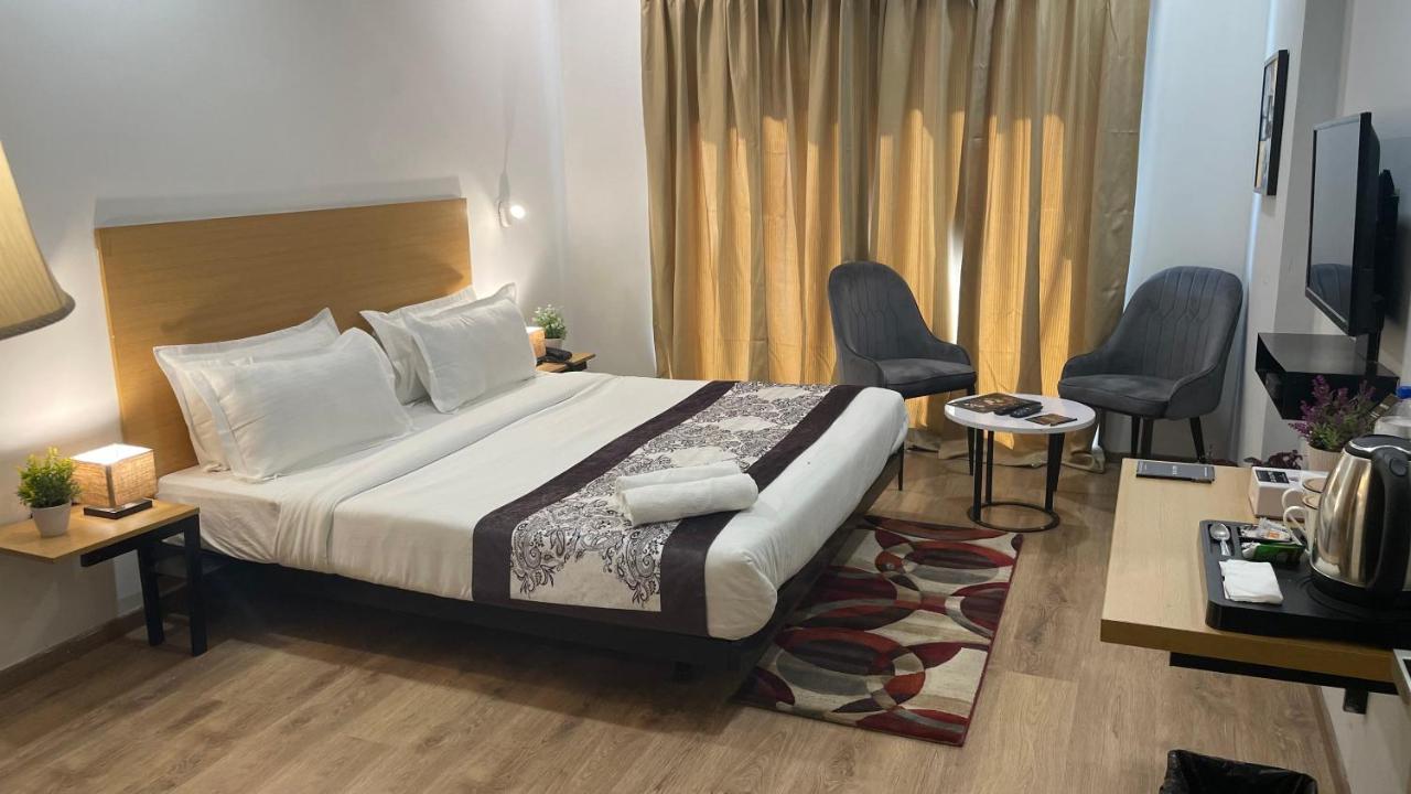 Saltstayz Express - Medicity Near Medanta Hospital Gurgaon Exterior foto